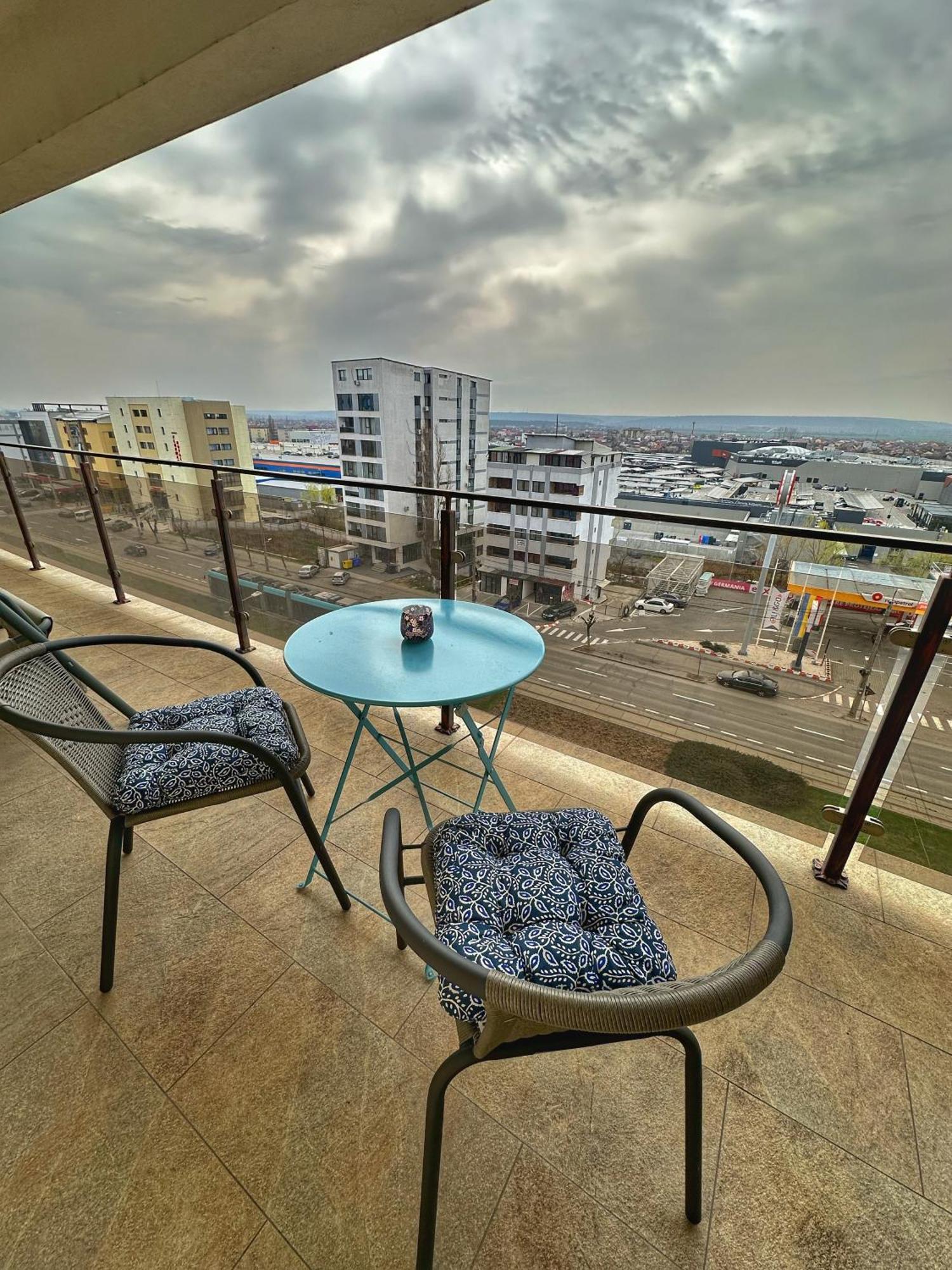 Fancy Apartament Promenada Balcon Panoramic, Parcare, Incalzire Pardoseala, Self Check In Craiova Exterior photo